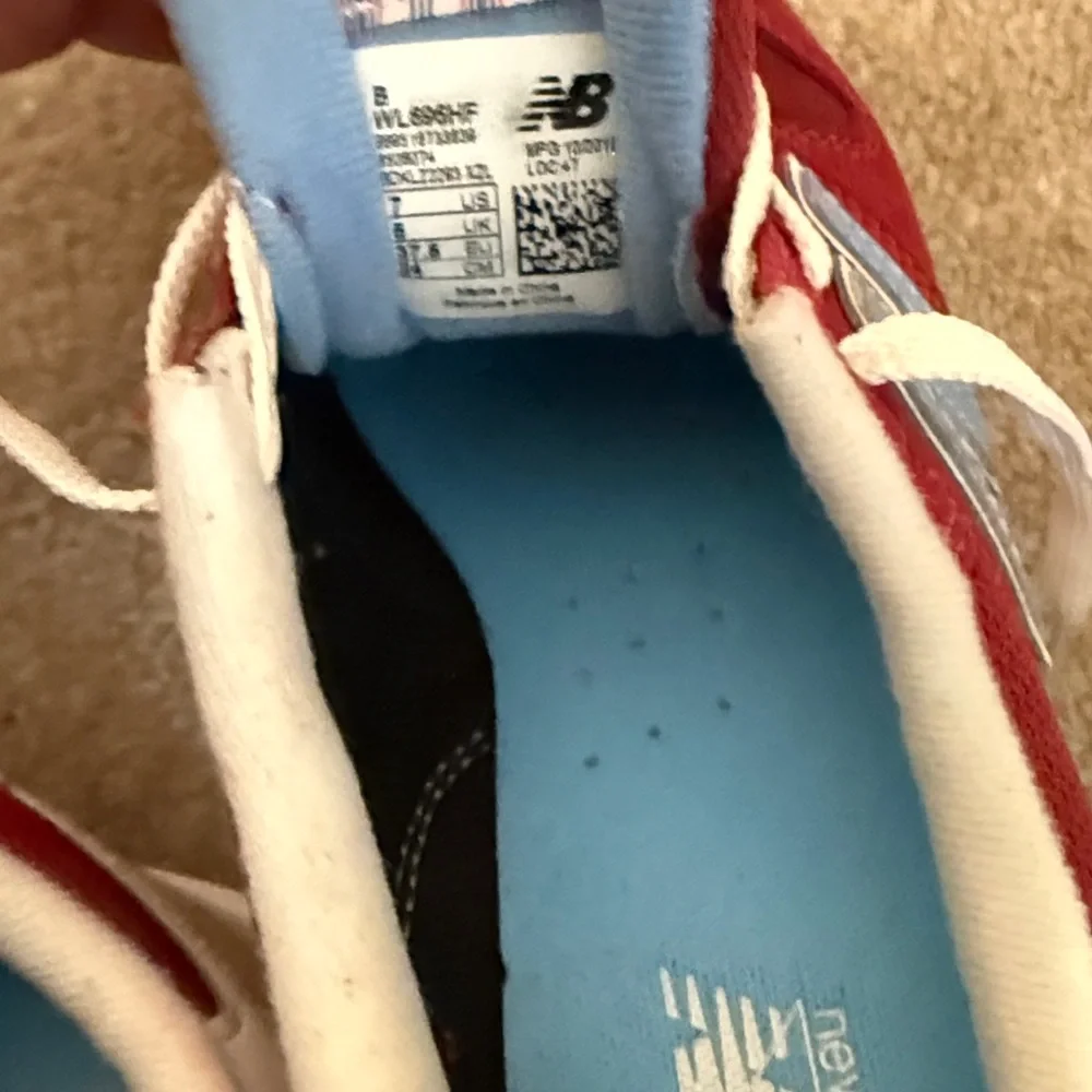 New Balance 696 Women's Sneakers - Picture 5 of 7